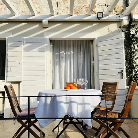 House Called Happiness Ferienhaus Jelsa (Hvar)