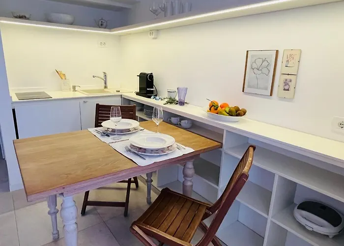 House Called Happiness ييلسا